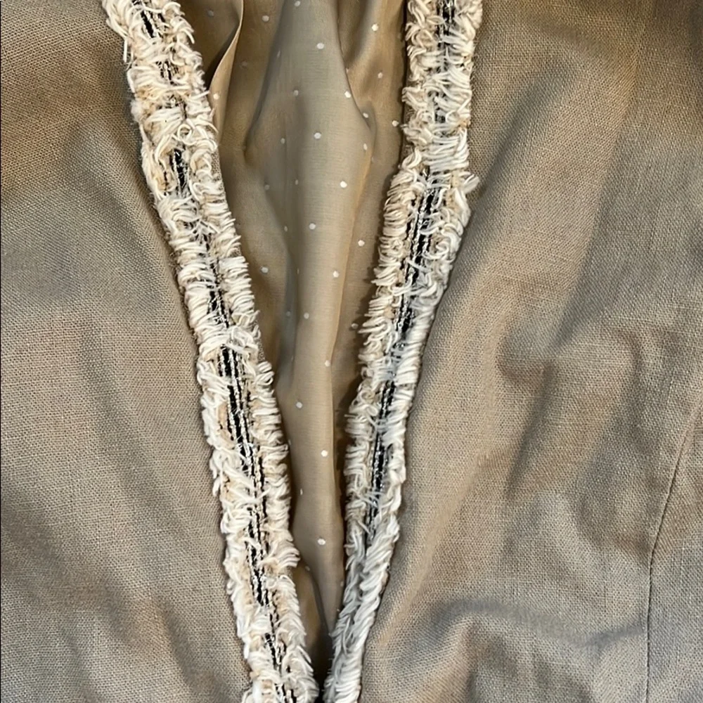 Blazer - Picture 3 of 4